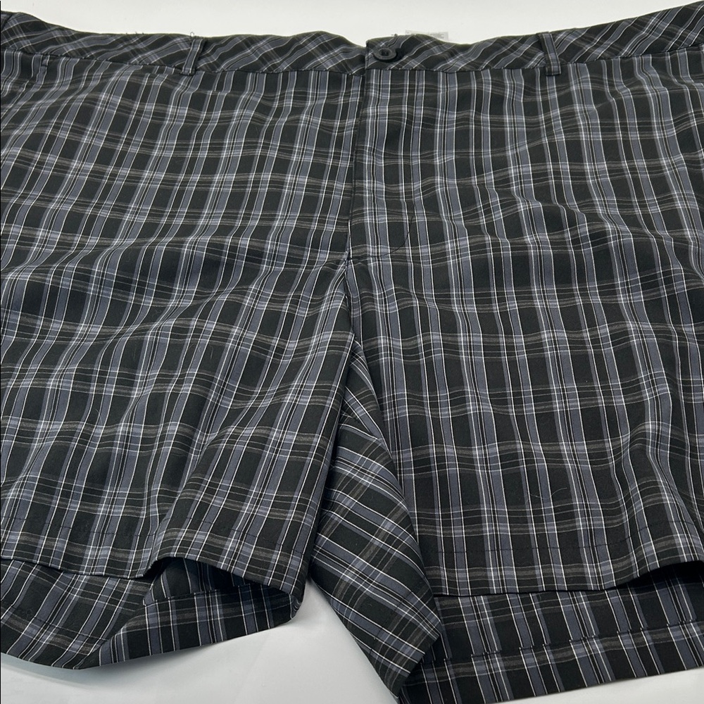 Reebok Men's Black and Gray Plaid Flat Front Shorts